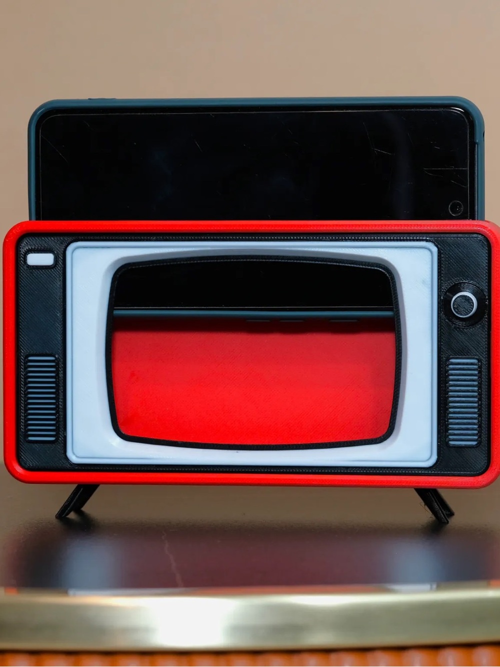 Phone stand retro tv style For phones 153x74x14mm sizes